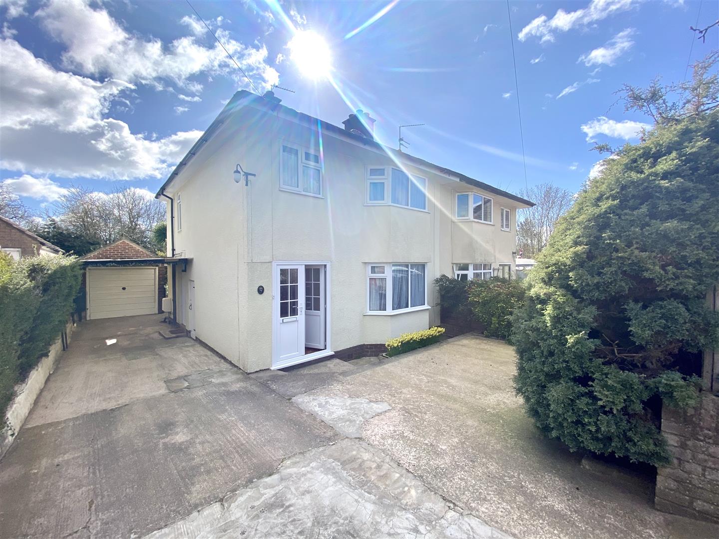 Severn Avenue, Tutshill, Chepstow Moon & Co